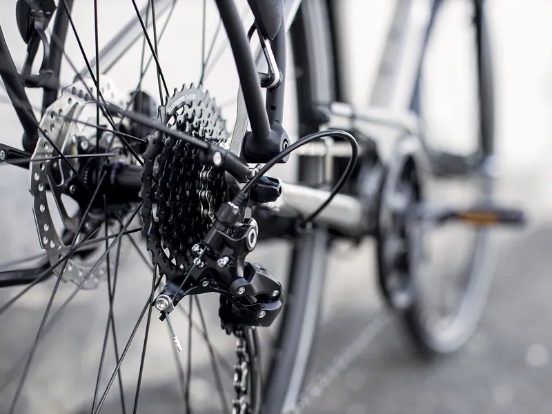 2022 Trek Verve 3 Equipped Hybrid Bike Gunal -1